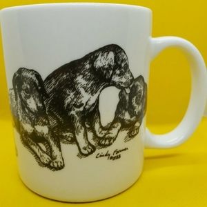 1988 Vintage Puppies Porcelain Coffee Mug by Cindy Farmer / Rosalinde (C32)
